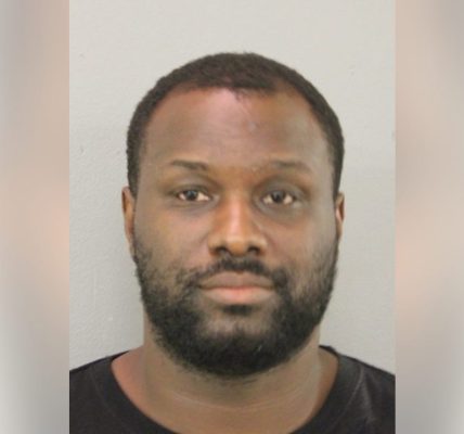 Illinois man charged with shooting man in groin inside South Side business