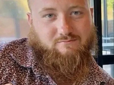 Cleveland, Ohio – The community is mourning the heartbreaking loss of Spencer “Spence” Lesinski, a 24-year-old Marine, son, brother, and friend whose life was tragically cut short on October 3, 2025