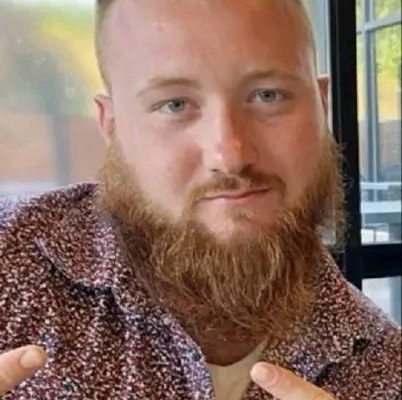 Cleveland, Ohio – The community is mourning the heartbreaking loss of Spencer “Spence” Lesinski, a 24-year-old Marine, son, brother, and friend whose life was tragically cut short on October 3, 2025