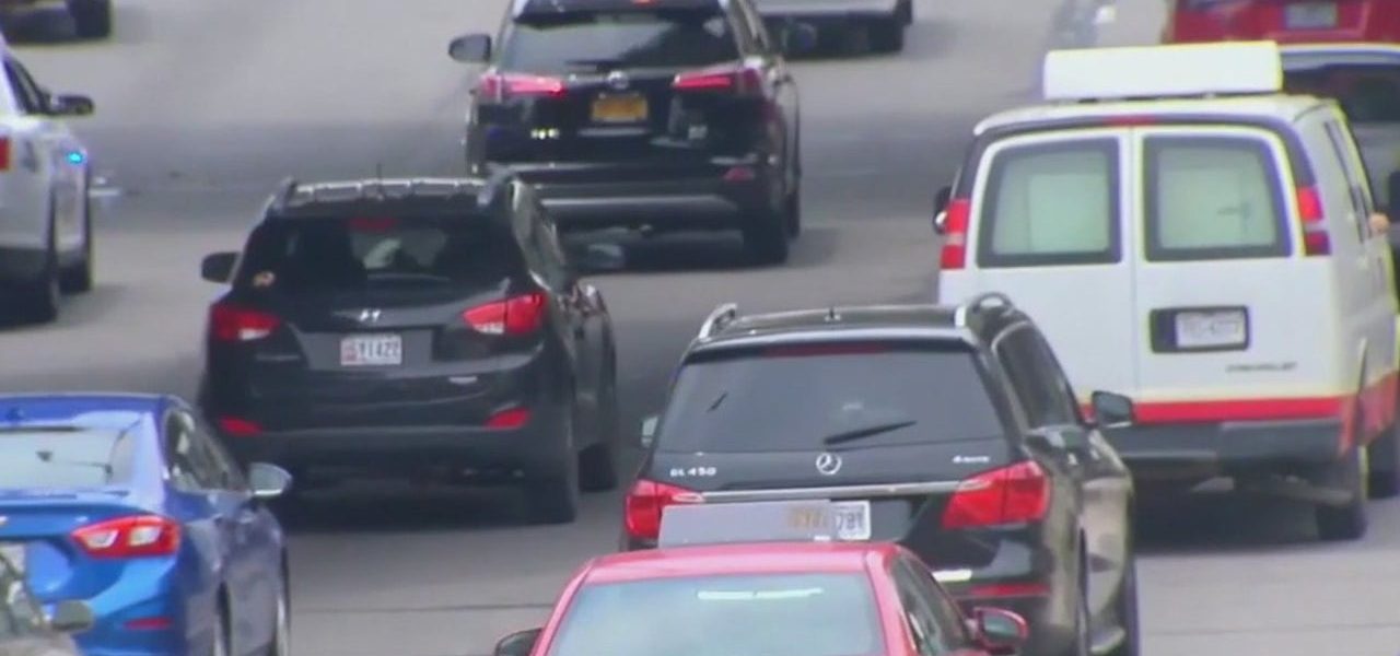 Crash on Dan Ryan Expressway blocks lanes during morning commute
