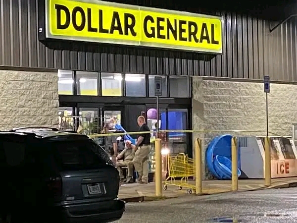 Forkland, Alabama — A 31-year-old man was found dead Thursday afternoon at the Forkland Dollar General, authorities confirmed, prompting a swift homicide investigation.