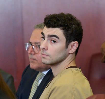Luigi Mangione: Prosecutors insist social media posts didn’t jeopardize murder trial