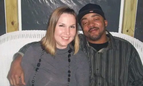 Lawrenceville, Georgia – A woman was tragically killed inside her Lawrenceville home Wednesday morning in what police describe as a murder-suicide