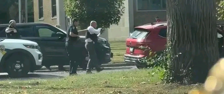 Springfield, Illinois – A somber silence has settled over the 3000 block of Hoover Avenue after a devastating triple homicide that claimed three lives, including that of a 9-year-old boy, Cash Russell