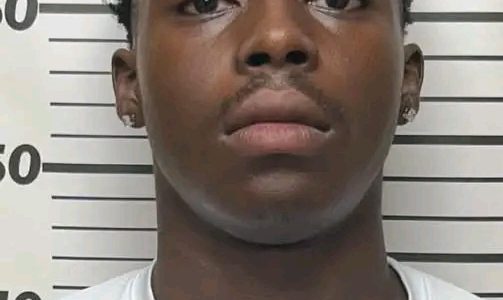 LELAND, MISSISSIPPI — What began as a night of celebration turned into a scene of horror when gunfire erupted just after midnight during Leland High School’s homecoming celebration,