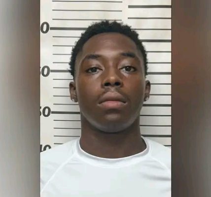 Heidelberg – Tylar Jarod Goodloe, 18, is wanted for questioning in connection with a fatal shooting that occurred during the high school homecoming football game, authorities confirmed Friday