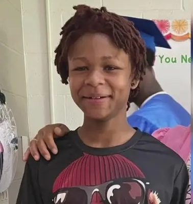ST. LOUIS COUNTY, MO — A quiet Wednesday evening turned into unimaginable tragedy when gunfire erupted outside a neighborhood on Hobkirk Drive,