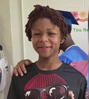 ST. LOUIS COUNTY, MO — A quiet Wednesday evening turned into unimaginable tragedy when gunfire erupted outside a neighborhood on Hobkirk Drive,