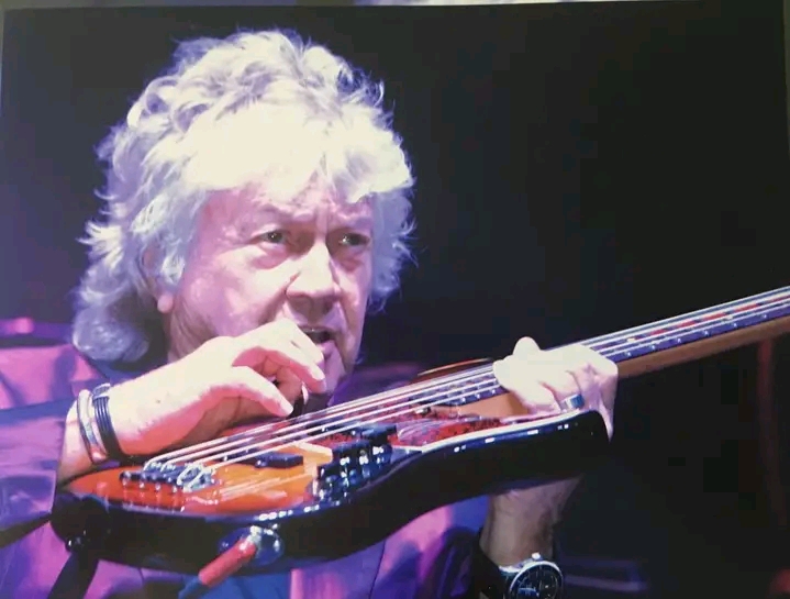 London, England– The world of rock music is mourning the loss of John Lodge, the legendary bassist, vocalist, and songwriter for the iconic British band The Moody Blues, who passed away at the age of 82