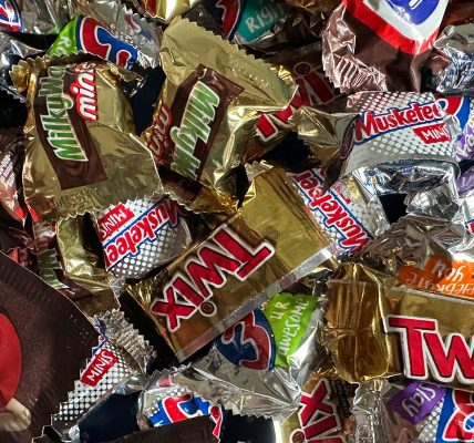 Candy handed out at Santa Fe homecoming parade was tainted with needles, police say