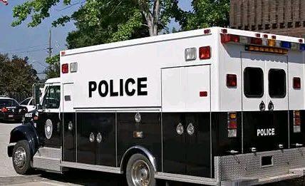 Spring, Texas – A woman tragically lost her life in a shooting incident on Hannover Forest Drive late Thursday night, leaving the community in shock.
