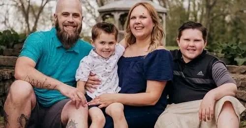 Manhattan, Illinois, is mourning the sudden and unexpected passing of a beloved community member. The news of this loss has left family,