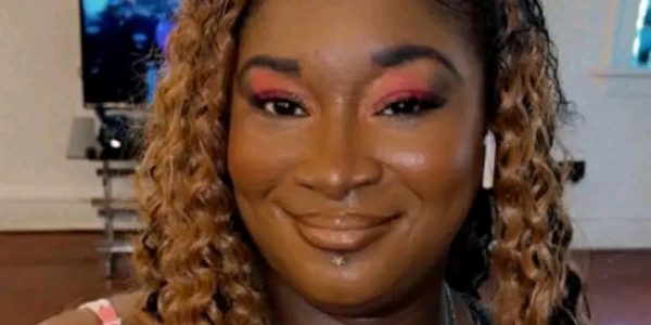 Fuller Park, Chicago — A late-night bus stop turned fatal when a 40-year-old woman was shot just as she stepped off a private vehicl in a tragic point-blank attack that claimed her life.