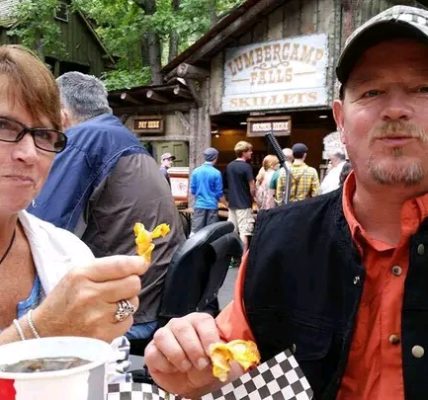 BURWELL, NEBRASKA — The Burwell community is mourning the loss of Jeff Moody, who tragically died in a fatal car accident earlier this week.