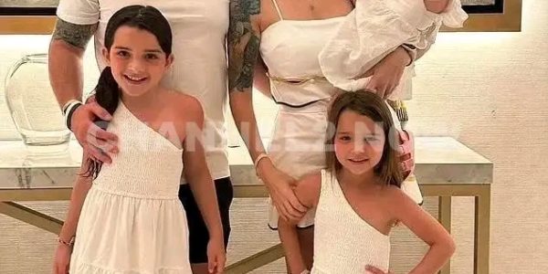 Tucson, Arizona – The Tucson community is mourning a heartbreaking tragedy after two-year-old Parker Scholtes was found unresponsive in a parked vehicle outside her family’s