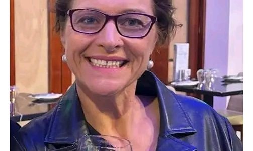 Kalgoorlie, Western Australia – The Kalgoorlie community is reeling from the tragic and unexpected loss of Michelle Leahy, a beloved mother, colleague, and friend, who was