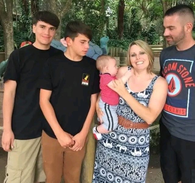 Guntersville, Alabama – The early morning calm along Highway 431 shattered on Wednesday when a tragic collision