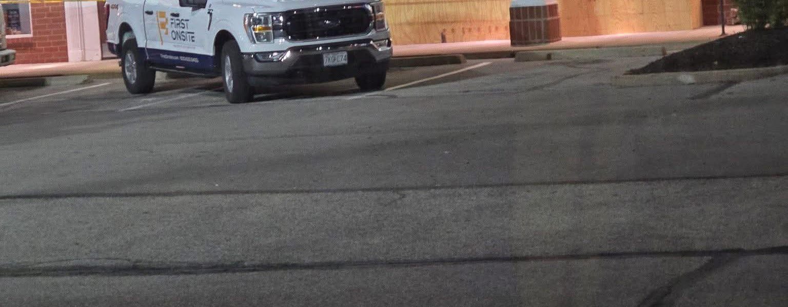 Clayton, Missouri — A tragic accident shook the heart of Clayton on Friday afternoon after a vehicle crashed into the Barnes & Noble bookstore on Ladue Road, leaving one person dead and two others injured.
