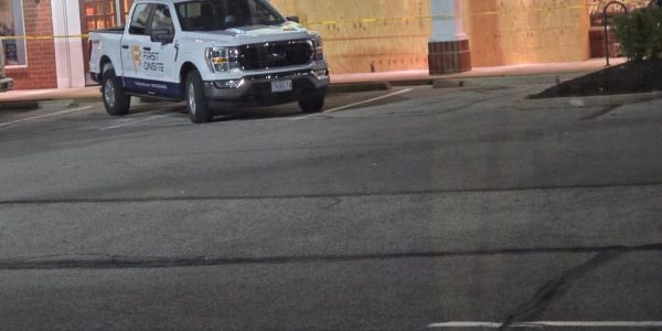 Clayton, Missouri — A tragic accident shook the heart of Clayton on Friday afternoon after a vehicle crashed into the Barnes & Noble bookstore on Ladue Road, leaving one person dead and two others injured.