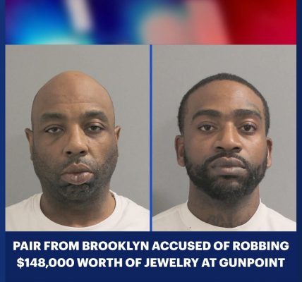 Valley Stream – A female employee at Kay Jewelers became the target of a frightening armed robbery at the Green Acres Mall last month.