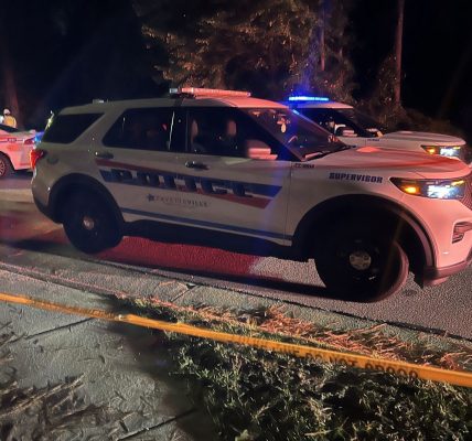 Fayetteville – Three high school students tragically lost their lives in a fatal crash on Rosehill Road on Wednesday night.