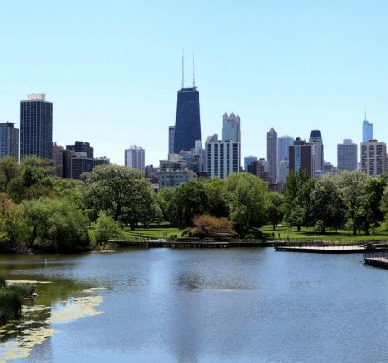 Chicago weather: Summerlike heat continues with highs near 90 degrees