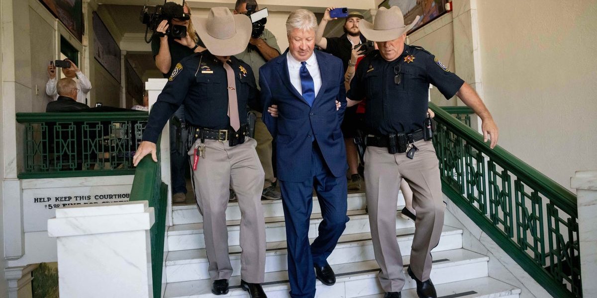 Texas megachurch pastor Robert Morris pleads guilty to sexual abuse of a child