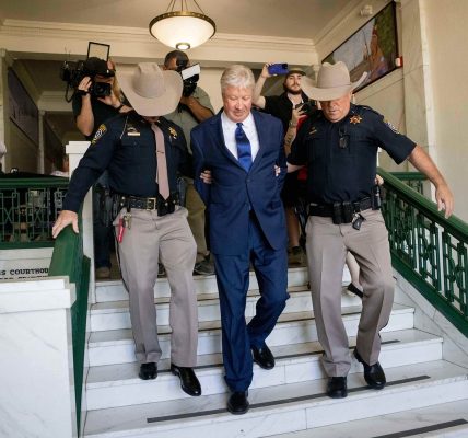 Texas megachurch pastor Robert Morris pleads guilty to sexual abuse of a child