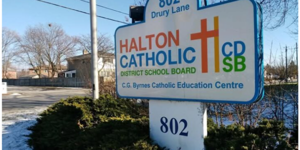 Ontario, Canada – The Halton Catholic District School Board is grieving the sudden passing of Courtney Reynolds, a cherished member of its community whose death has left colleagues, students, and families in deep sorrow