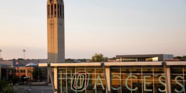 Omaha, Nebraska – The University of Nebraska Omaha (UNO) campus was plunged into panic Friday morning after a false active shooter report prompted a massive emergency response