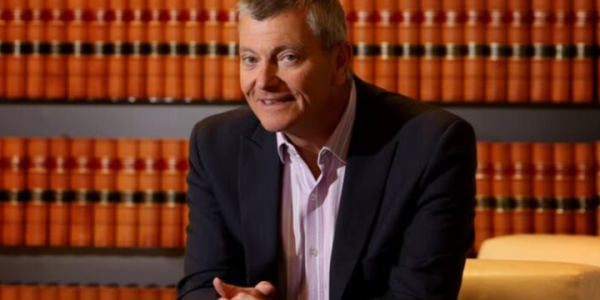 Melbourne: David Galbally, a former board member of the Collingwood Football Club, has passed away at the age of 74.