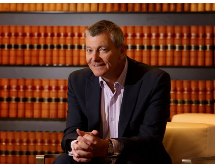 Melbourne: David Galbally, a former board member of the Collingwood Football Club, has passed away at the age of 74.