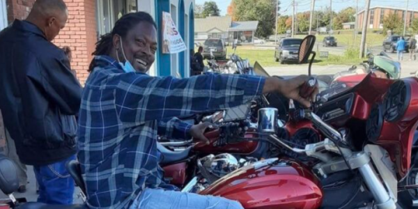 Montgomery, Alabama – The city of Montgomery is mourning the loss of Deon “Dion” Foster, a man whose quiet generosity and steady presence left an indelible mark on those who knew him