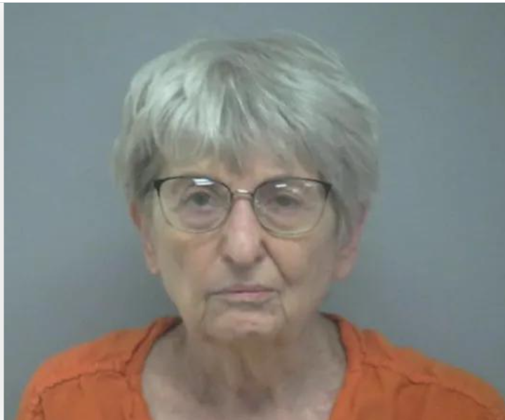 HILTON HEAD ISLAND, SOUTH CAROLINA — Authorities confirmed the arrest of 82-year-old Harriet Kay Recker for allegedly shooting and killing her husband,
