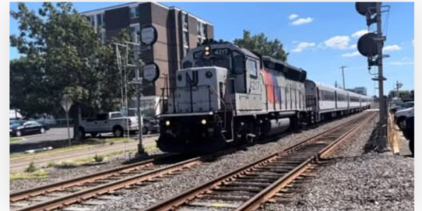 Manasquan, New Jersey – Commuters faced a chaotic Thursday evening after a tragic incident on New Jersey Transit’s North Jersey Coast Line brought rail service to a sudden halt.
