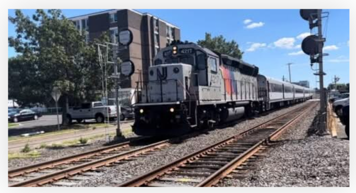 Manasquan, New Jersey – Commuters faced a chaotic Thursday evening after a tragic incident on New Jersey Transit’s North Jersey Coast Line brought rail service to a sudden halt.