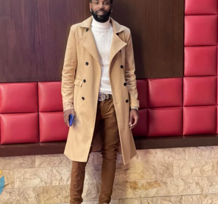 Cincinnati, Ohio – A quiet early morning turned deadly outside a popular downtown bar when Justin Johnson, 34, was found fatally shot in his black BMW on Sycamore Street.