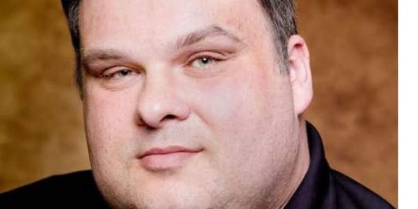 Peoria, Illinois – Steve Bridges tragically passed away at the age of 42, leaving a profound void in the hearts of family, friends, and fans across Peoria and beyond