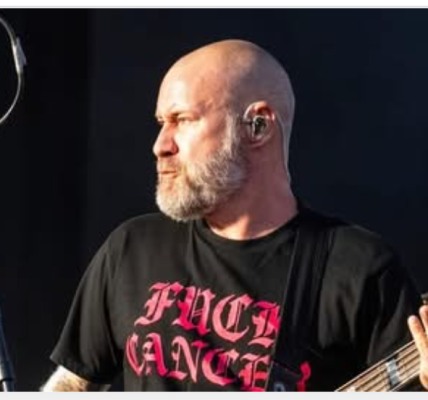 Los Angeles, California — The global rock and nu-metal community is mourning the loss of Sam Rivers, the legendary bassist and founding member of Limp Bizkit, who passed away on Saturday