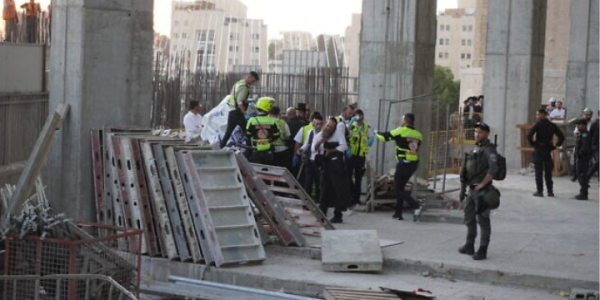 Jerusalem, Israel – Menachem Mendel Litzman, a 20-year-old young man, tragically died Thursday after falling from the 20th floor of a high-rise building under construction in Jerusalem.