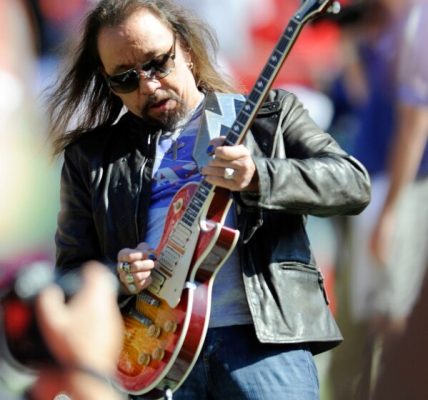 Morristown, NJ – Ace Frehley, the original lead guitarist and co-founder of the legendary rock band KISS, is on life support after suffering a serious fall that caused a brain bleed