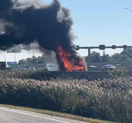 VIDEO: Food truck bursts into flames on I-90 near Hoffman Estates, ISP says