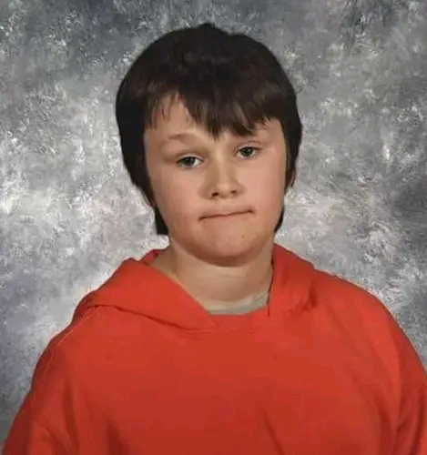 Pine Ridge County Roadway – Brayden Callahan Remembered After Heartbreaking School Bus Accident Shocks Community